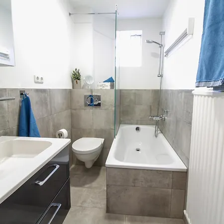 Nautic Lounge - View