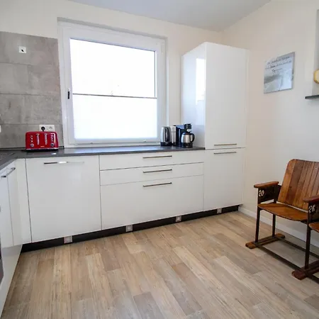 Nautic Lounge - View